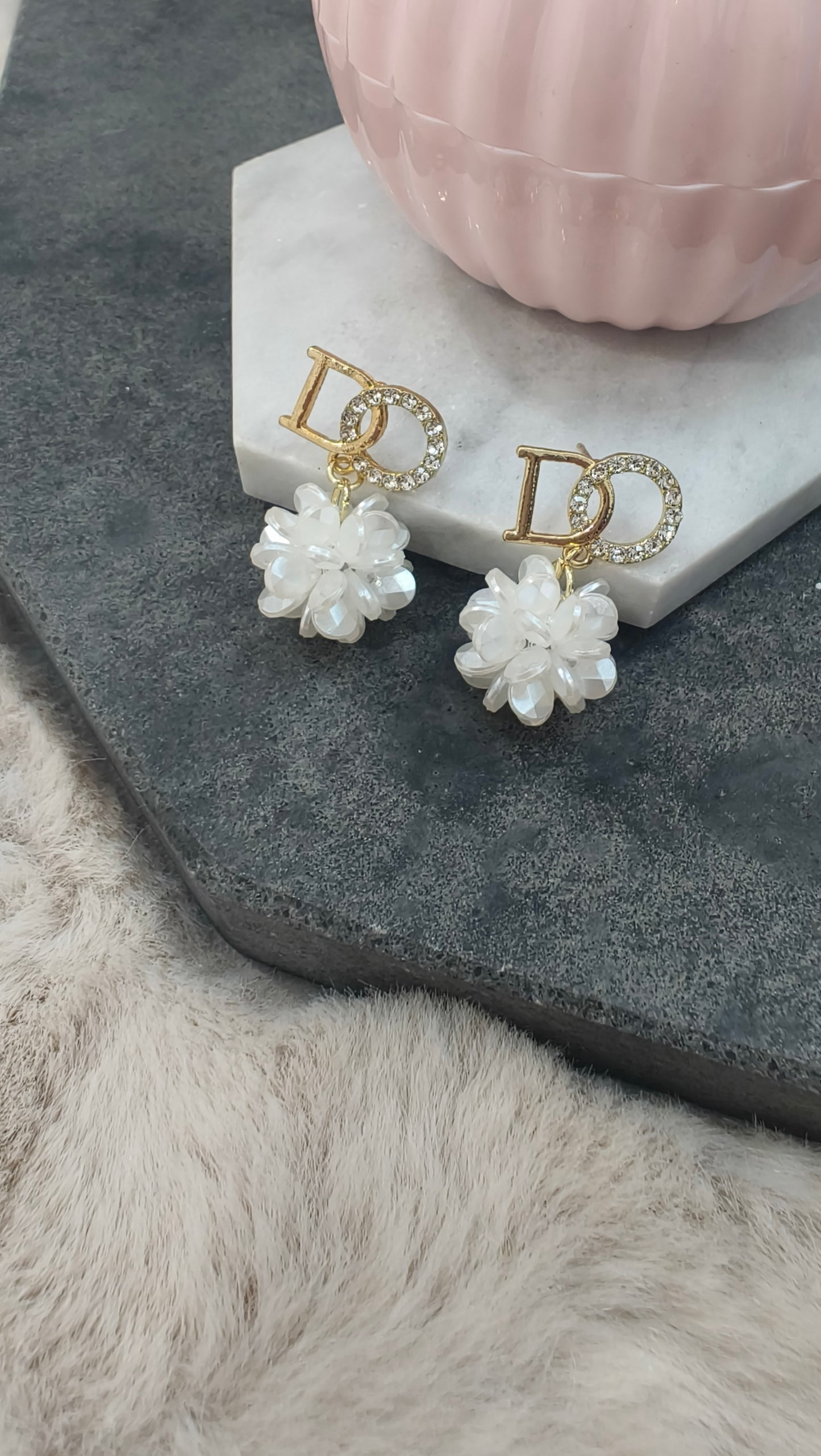 2839 White Luxury Flower Earrings