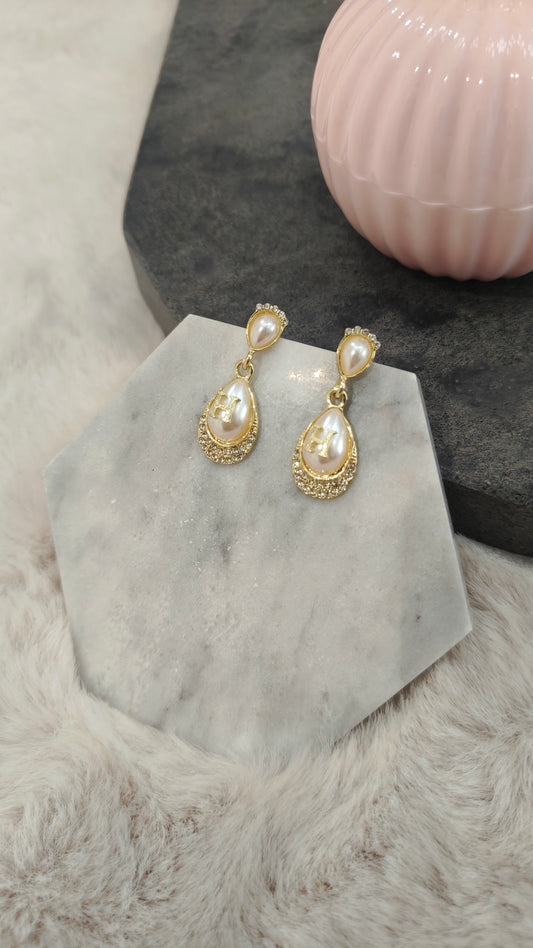 2861 Emes Pearls Earrings