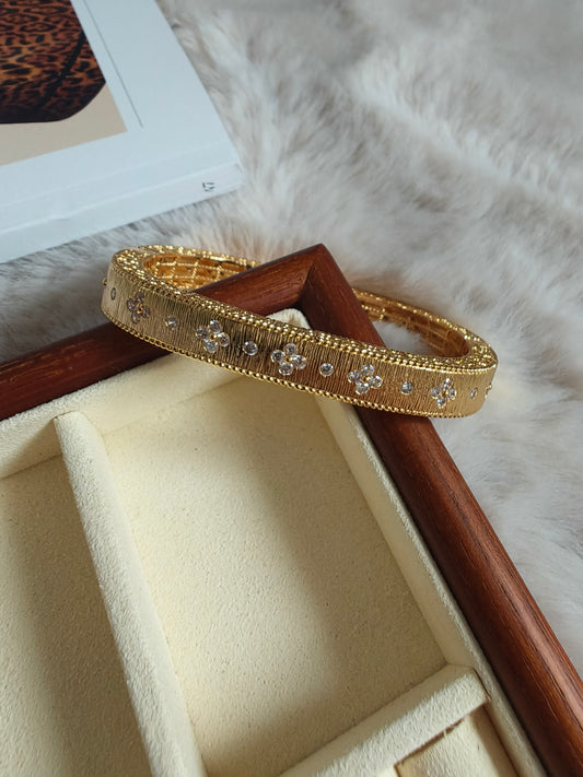 2903 Royal Italian Square Gold Bangle