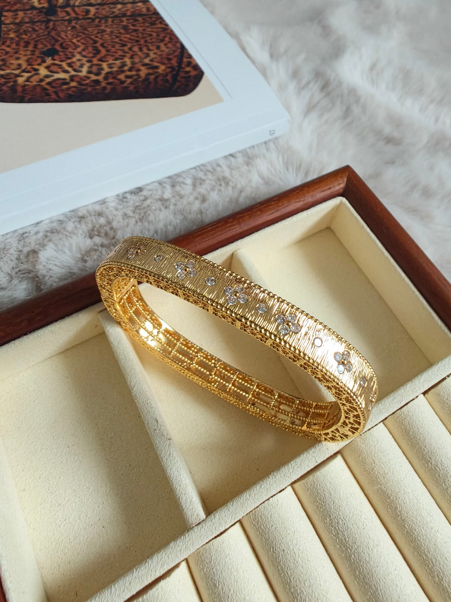 2903 Royal Italian Square Gold Bangle